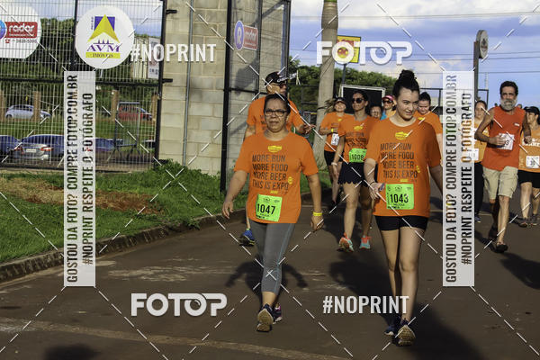 Buy your photos of the event1 Beer Run Expo guas on Fotop