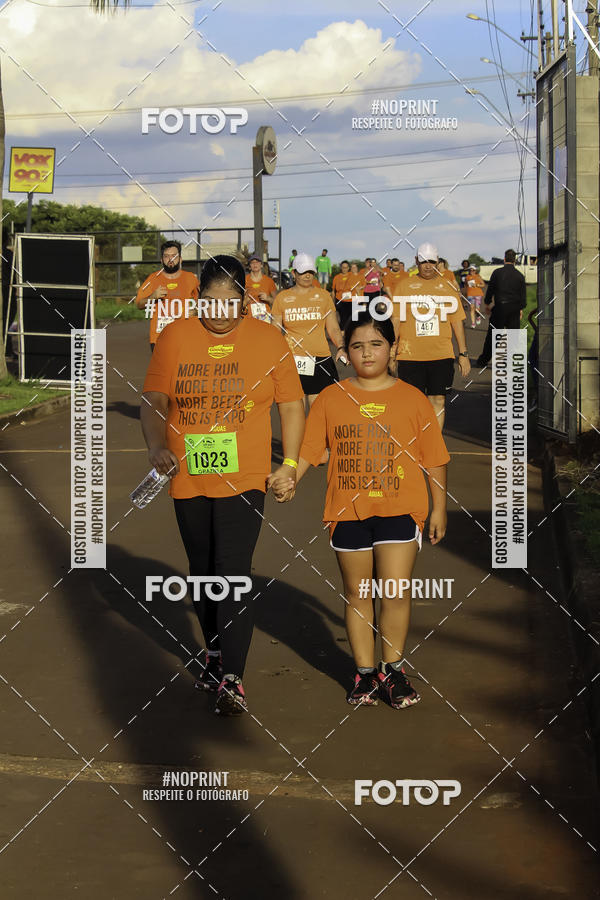 Buy your photos of the event1 Beer Run Expo guas on Fotop