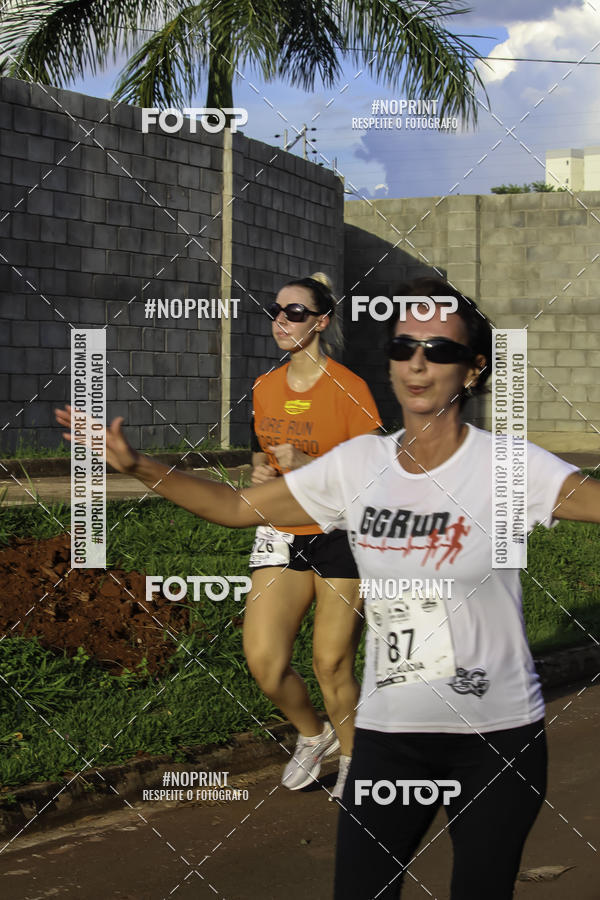 Buy your photos of the event1 Beer Run Expo guas on Fotop