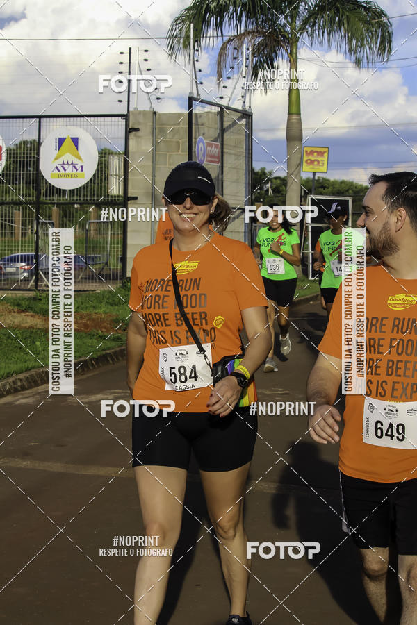 Buy your photos of the event1 Beer Run Expo guas on Fotop