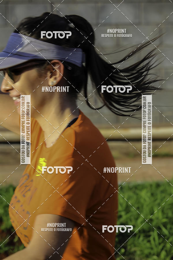 Buy your photos of the event1 Beer Run Expo guas on Fotop