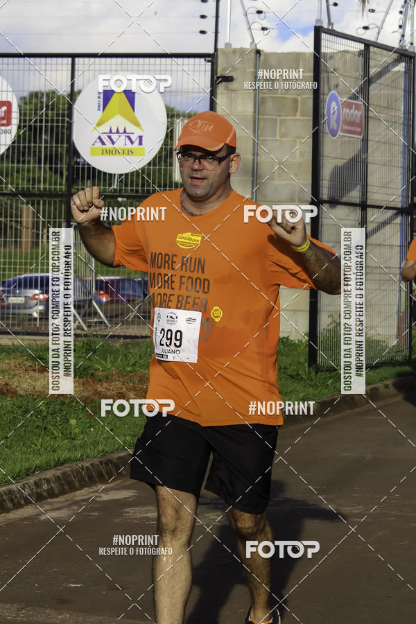 Buy your photos of the event1 Beer Run Expo guas on Fotop