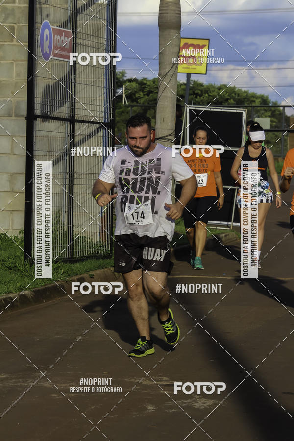 Buy your photos of the event1 Beer Run Expo guas on Fotop