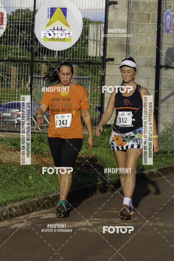 Buy your photos of the event1 Beer Run Expo guas on Fotop
