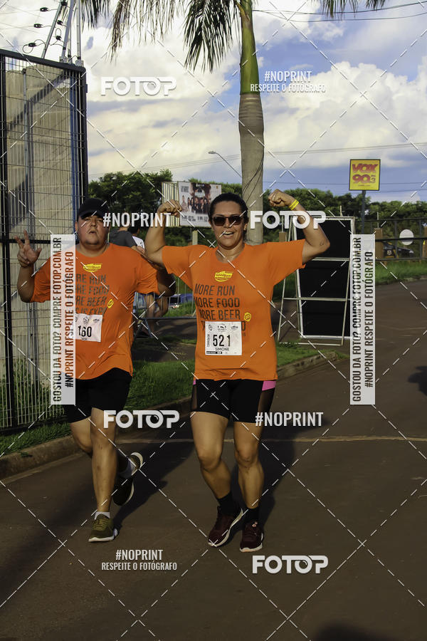 Buy your photos of the event1 Beer Run Expo guas on Fotop
