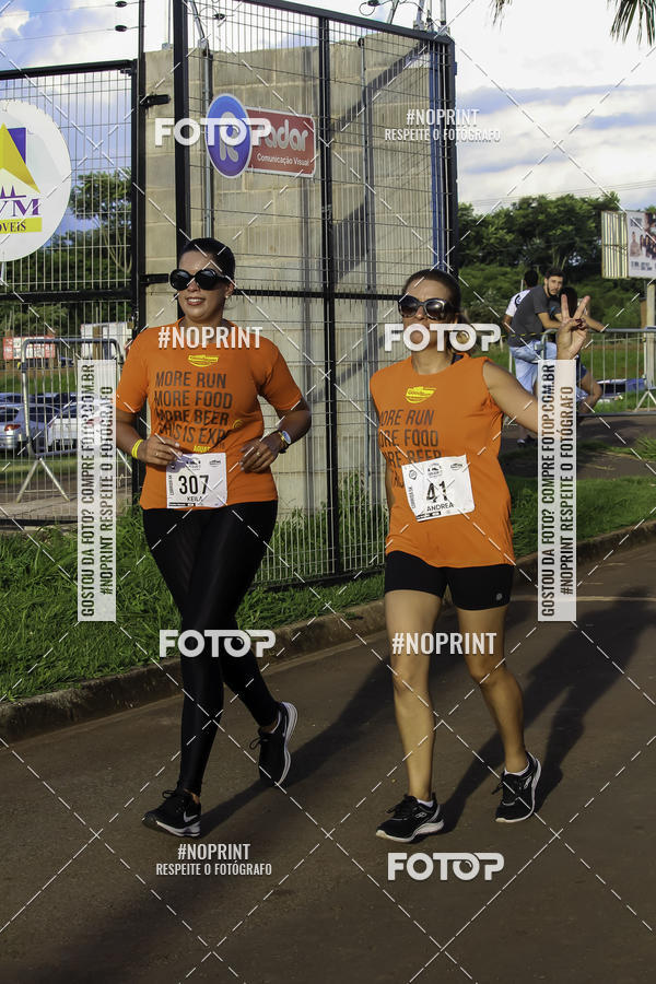 Buy your photos of the event1 Beer Run Expo guas on Fotop