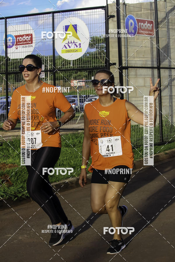 Buy your photos of the event1 Beer Run Expo guas on Fotop
