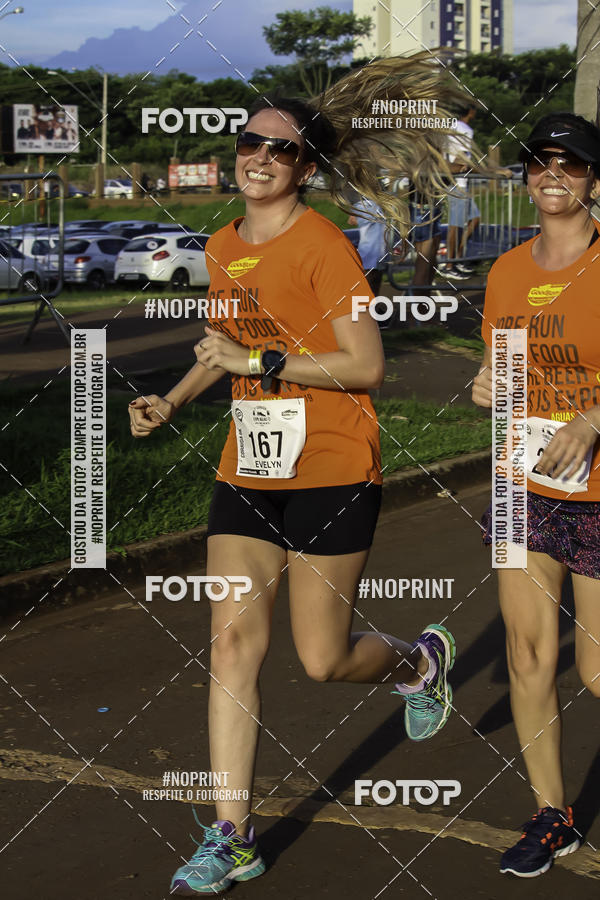 Buy your photos of the event1 Beer Run Expo guas on Fotop