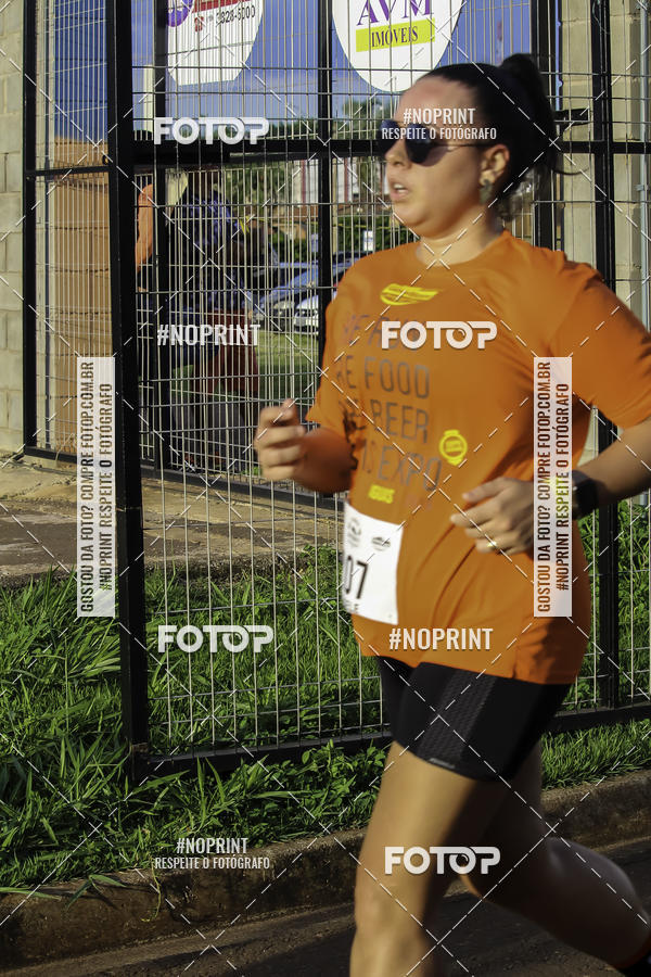 Buy your photos of the event1 Beer Run Expo guas on Fotop