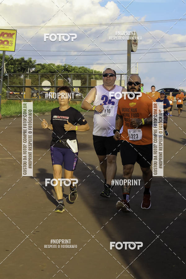 Buy your photos of the event1 Beer Run Expo guas on Fotop