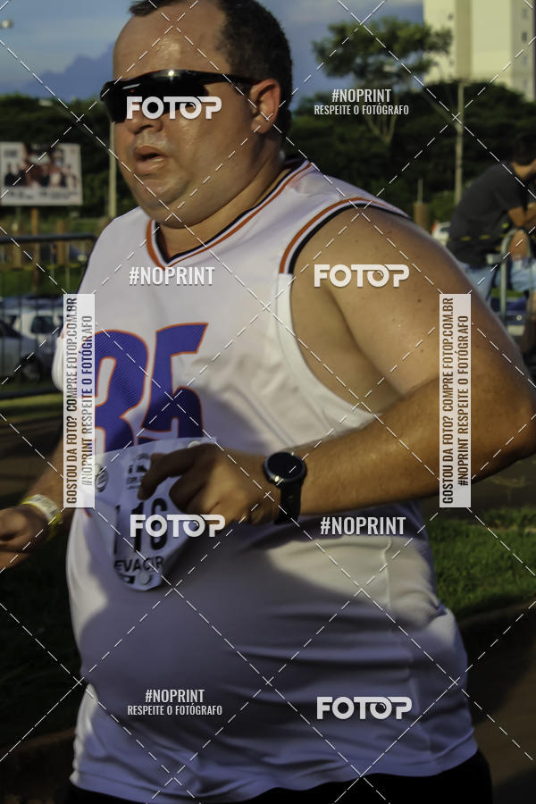 Buy your photos of the event1 Beer Run Expo guas on Fotop