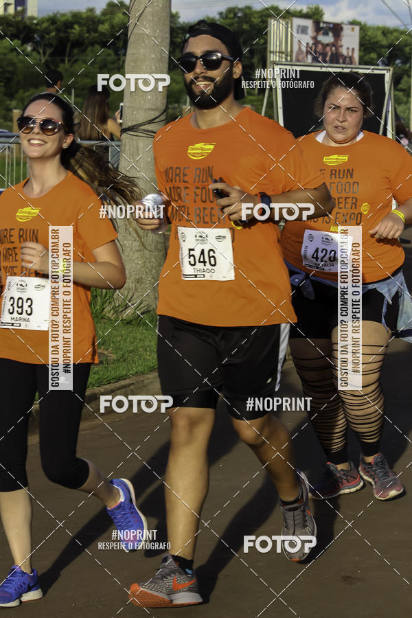 Buy your photos of the event1 Beer Run Expo guas on Fotop
