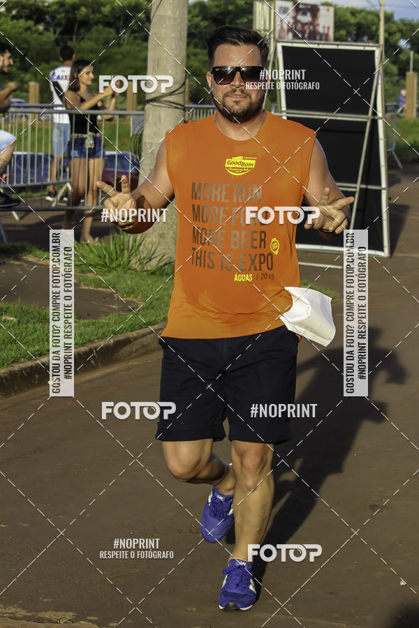 Buy your photos of the event1 Beer Run Expo guas on Fotop