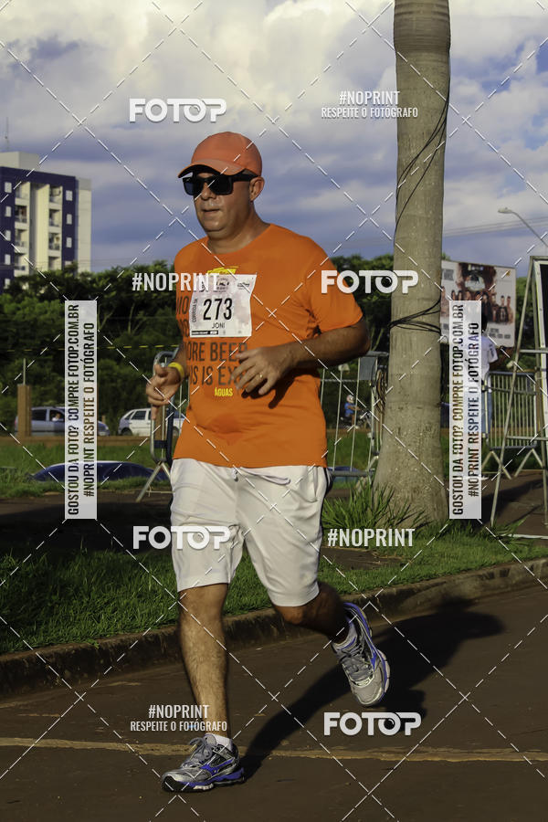 Buy your photos of the event1 Beer Run Expo guas on Fotop