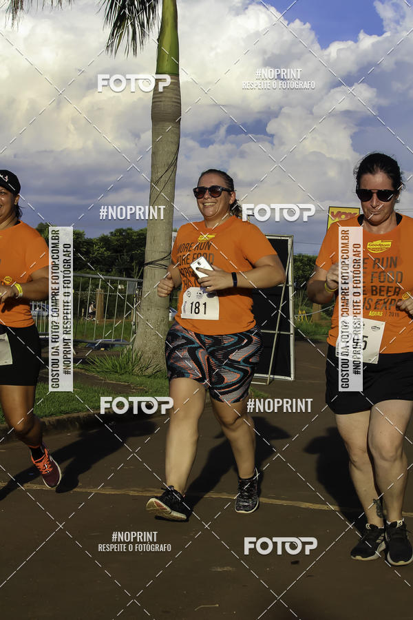 Buy your photos of the event1 Beer Run Expo guas on Fotop