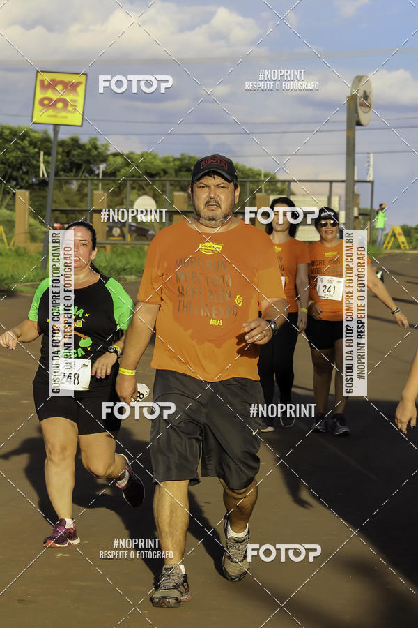 Buy your photos of the event1 Beer Run Expo guas on Fotop