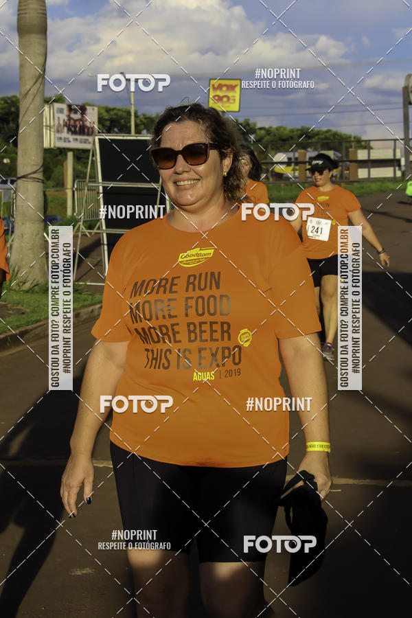 Buy your photos of the event1 Beer Run Expo guas on Fotop