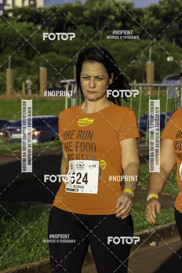 Buy your photos of the event1 Beer Run Expo guas on Fotop
