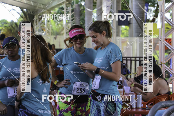 Buy your photos of the event1 Beer Run Expo guas on Fotop