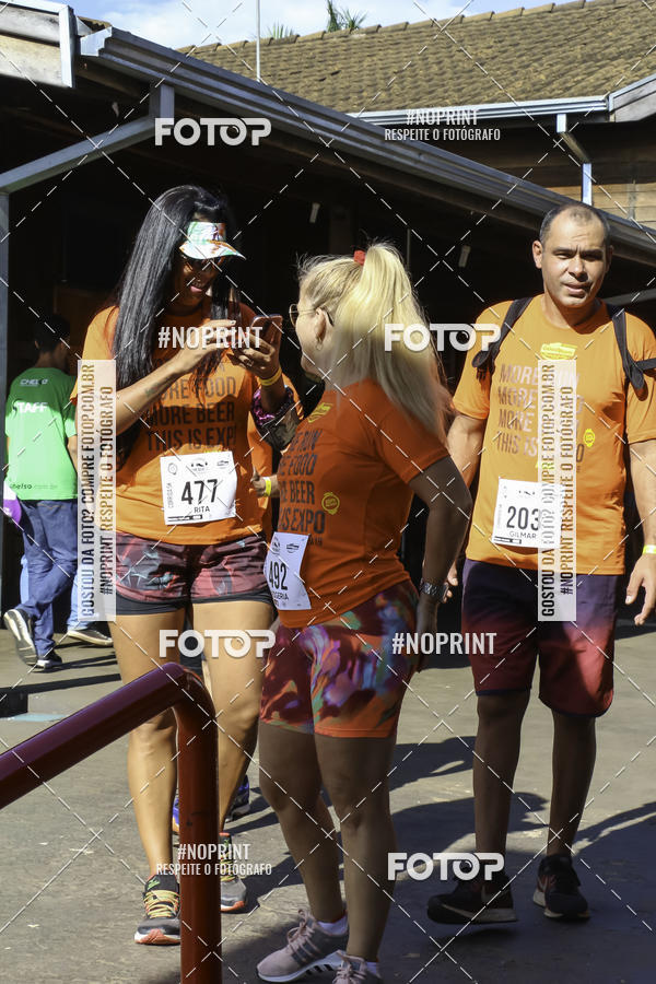 Buy your photos of the event1 Beer Run Expo guas on Fotop