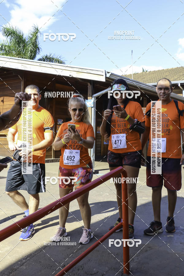 Buy your photos of the event1 Beer Run Expo guas on Fotop