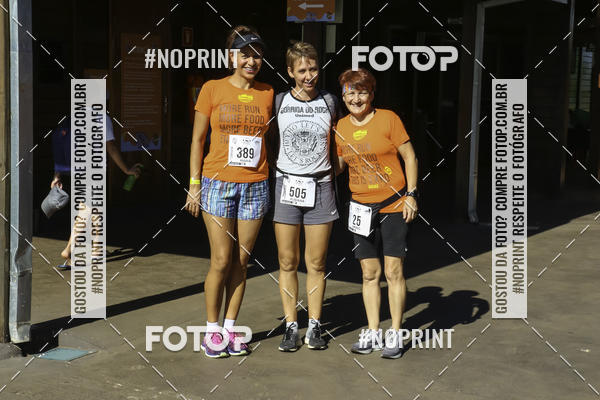 Buy your photos of the event1 Beer Run Expo guas on Fotop