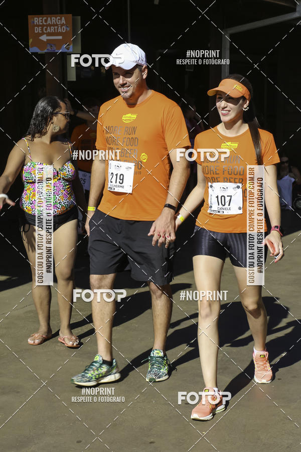 Buy your photos of the event1 Beer Run Expo guas on Fotop