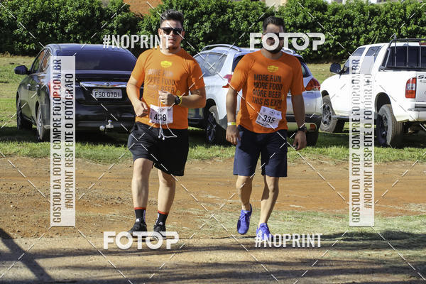 Buy your photos of the event1 Beer Run Expo guas on Fotop