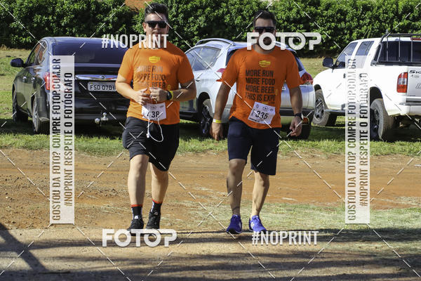 Buy your photos of the event1 Beer Run Expo guas on Fotop