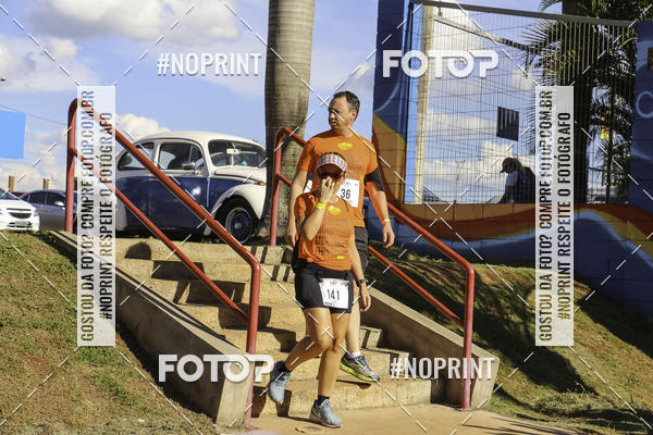 Buy your photos of the event1 Beer Run Expo guas on Fotop