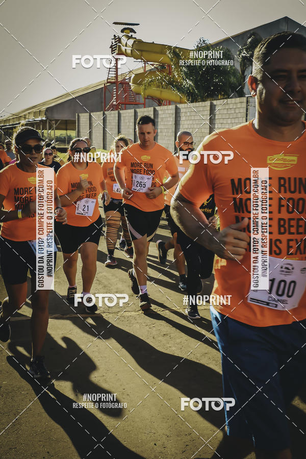 Buy your photos of the event1� Beer Run Expo �guas on Fotop
