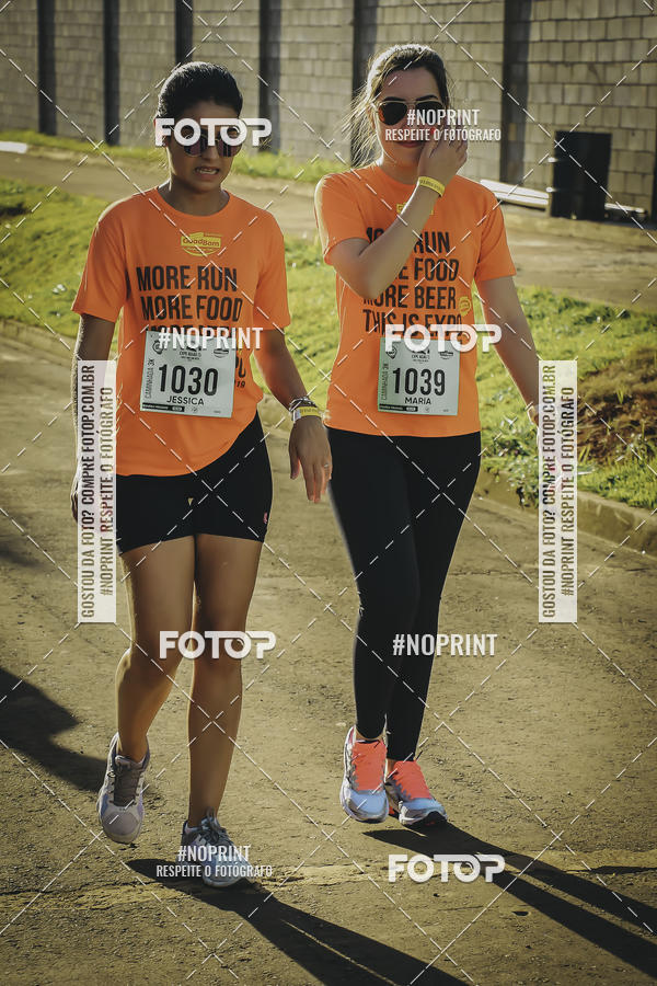 Buy your photos of the event1 Beer Run Expo guas on Fotop