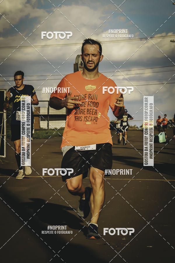 Buy your photos of the event1� Beer Run Expo �guas on Fotop