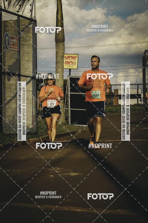 Buy your photos of the event1� Beer Run Expo �guas on Fotop