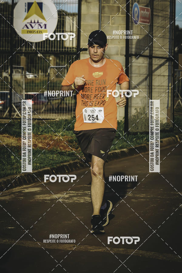 Buy your photos of the event1� Beer Run Expo �guas on Fotop