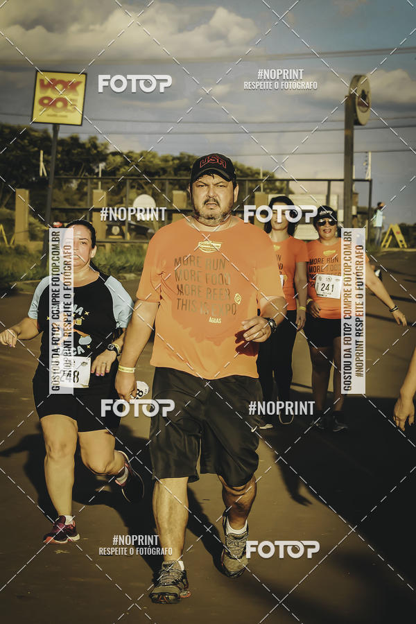 Buy your photos of the event1� Beer Run Expo �guas on Fotop