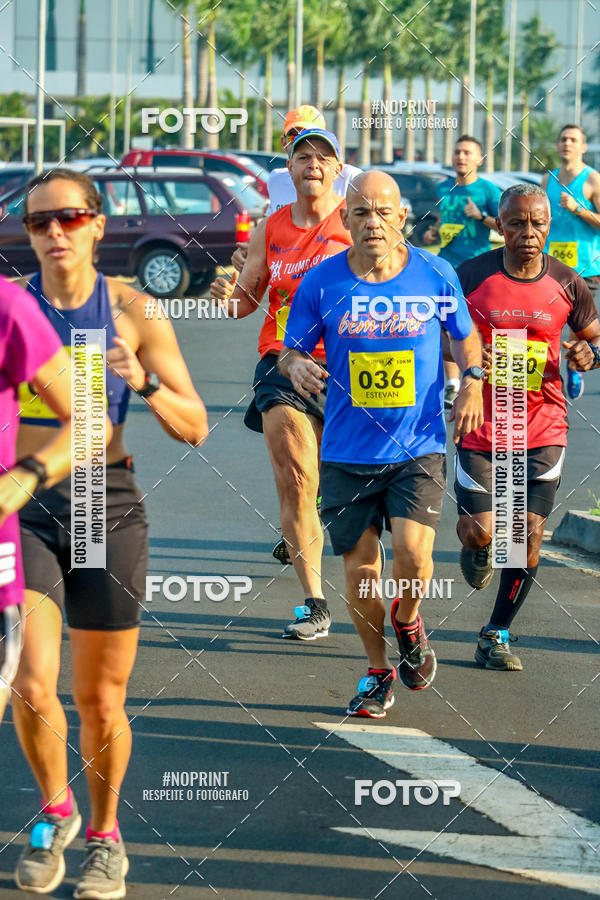 Achetez vos photos de l'vnement2 Corrida Shopping Jaragu sur Fotop