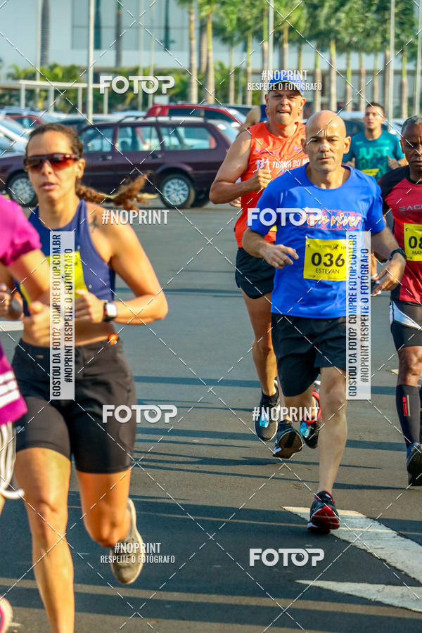 Achetez vos photos de l'vnement2 Corrida Shopping Jaragu sur Fotop