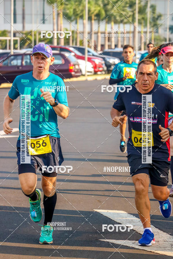Achetez vos photos de l'vnement2 Corrida Shopping Jaragu sur Fotop