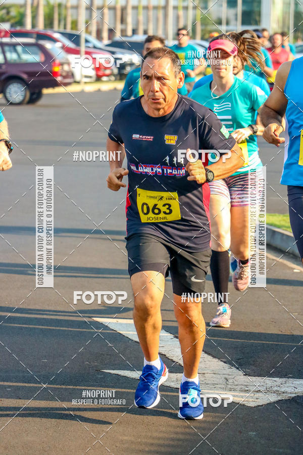 Achetez vos photos de l'vnement2 Corrida Shopping Jaragu sur Fotop