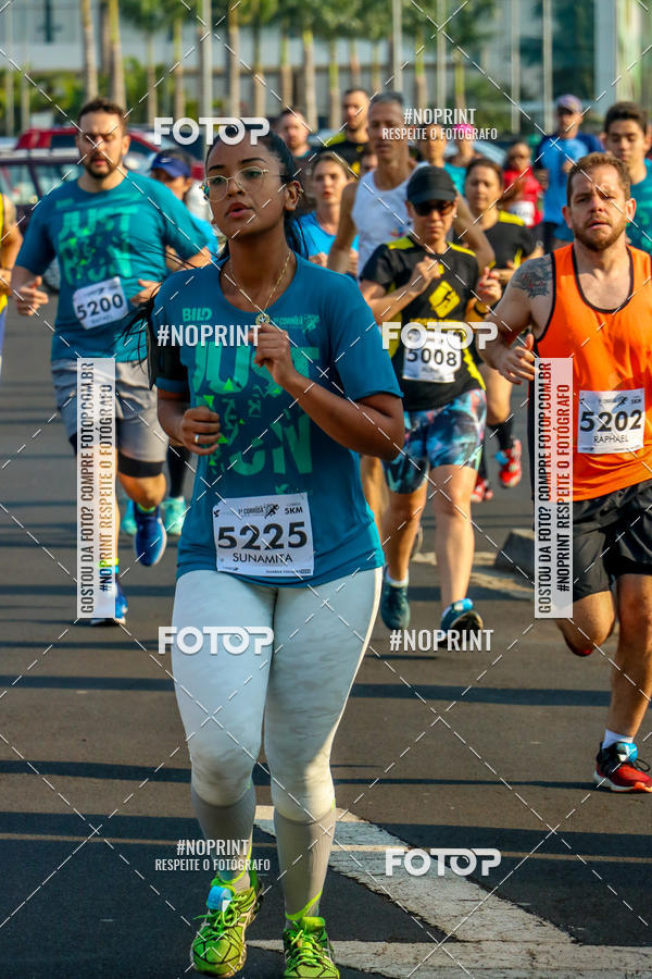 Achetez vos photos de l'vnement2 Corrida Shopping Jaragu sur Fotop