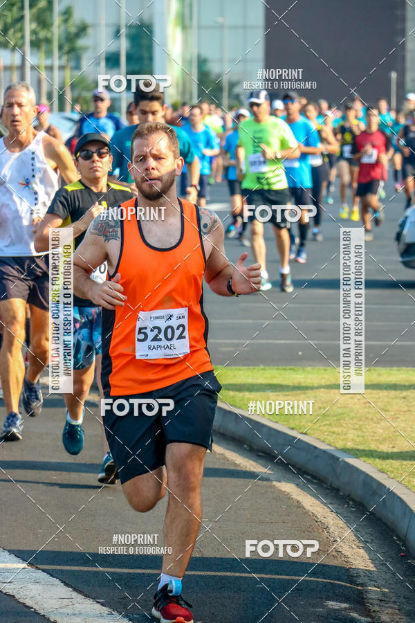 Achetez vos photos de l'vnement2 Corrida Shopping Jaragu sur Fotop