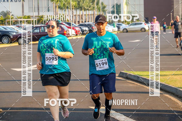 Achetez vos photos de l'vnement2 Corrida Shopping Jaragu sur Fotop