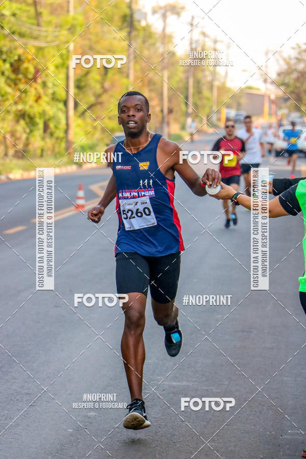 Achetez vos photos de l'vnement2 Corrida Shopping Jaragu sur Fotop