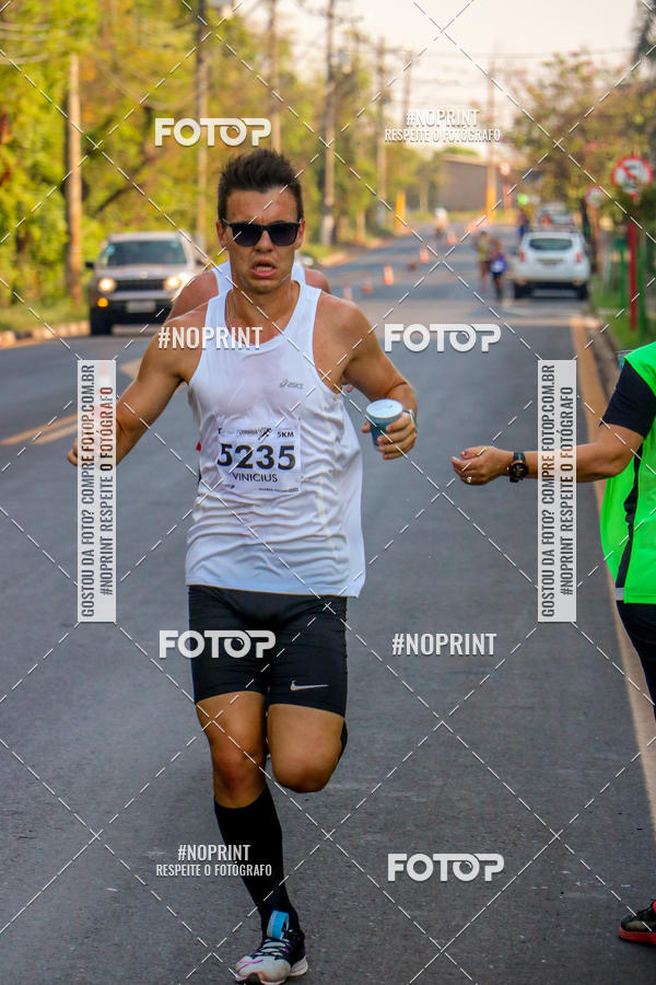 Achetez vos photos de l'vnement2 Corrida Shopping Jaragu sur Fotop