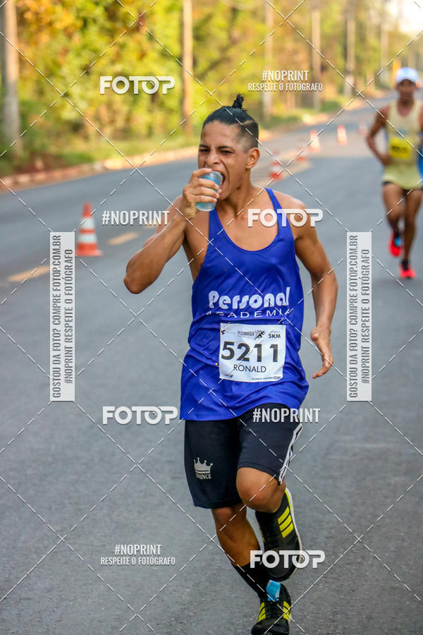 Achetez vos photos de l'vnement2 Corrida Shopping Jaragu sur Fotop