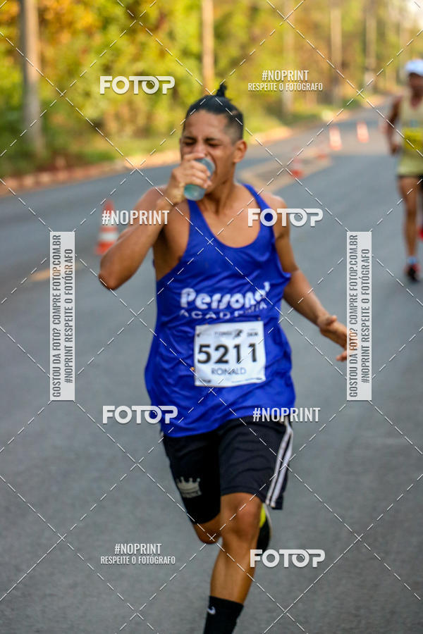 Achetez vos photos de l'vnement2 Corrida Shopping Jaragu sur Fotop