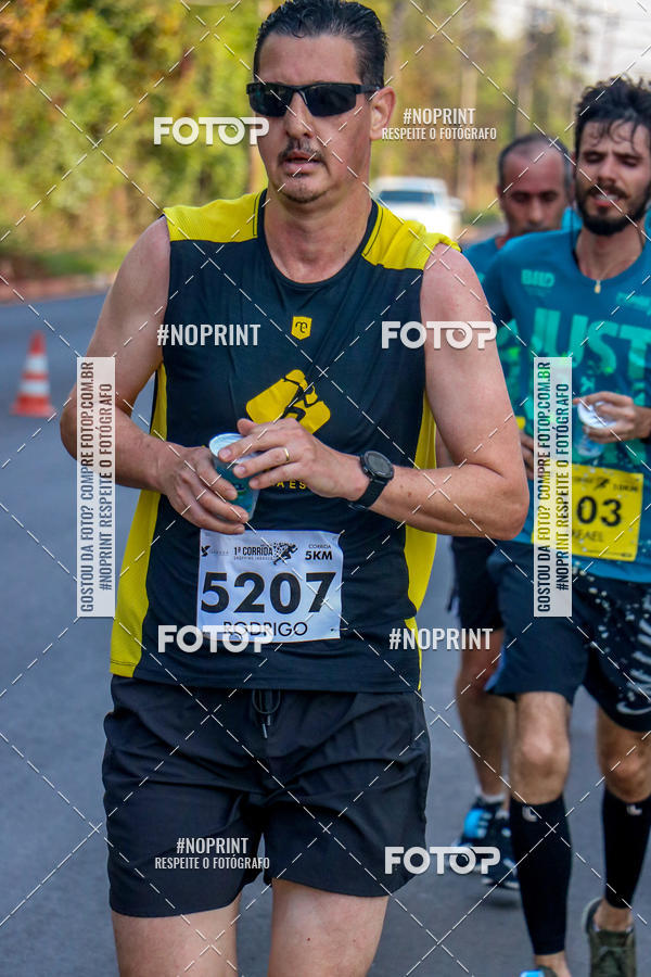 Achetez vos photos de l'vnement2 Corrida Shopping Jaragu sur Fotop