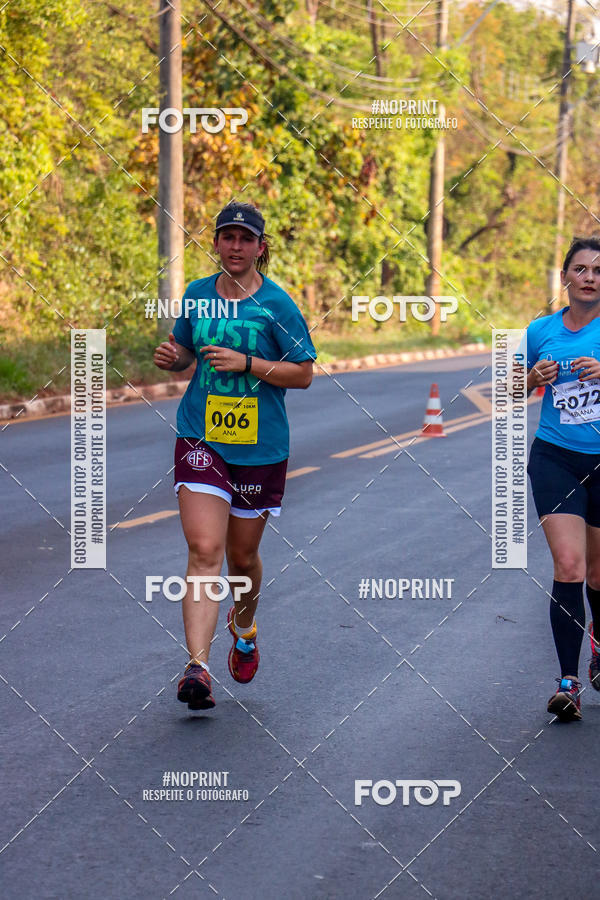 Achetez vos photos de l'vnement2 Corrida Shopping Jaragu sur Fotop