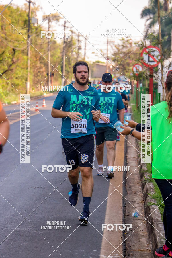 Achetez vos photos de l'vnement2 Corrida Shopping Jaragu sur Fotop